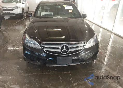 2015 Mercedes-Benz E 350 4Matic z USA, uszkodzony, nr VIN WDDHF8JBXFB132329